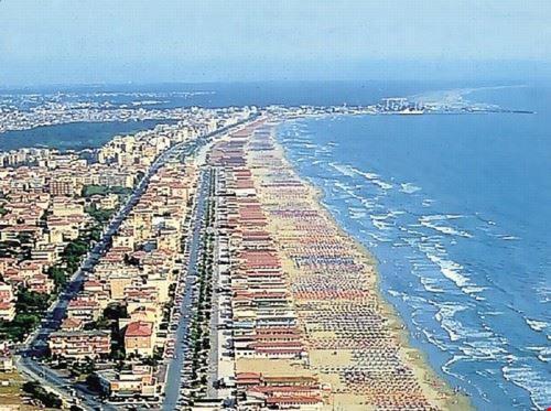 La Casina Giramondo di Ele Viareggio Esterno foto